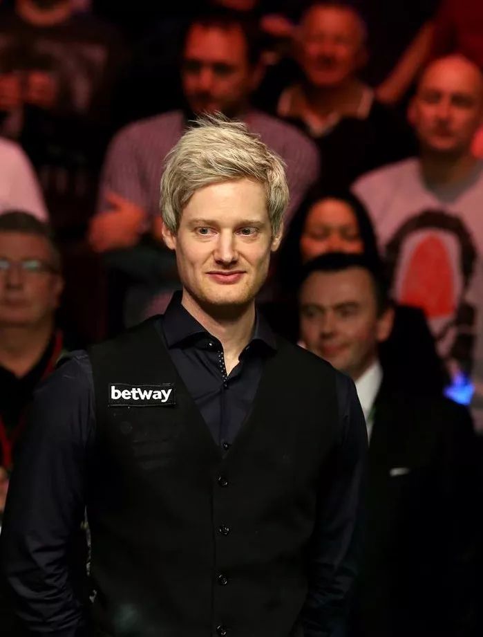 竞彩小白必 竞彩小白必