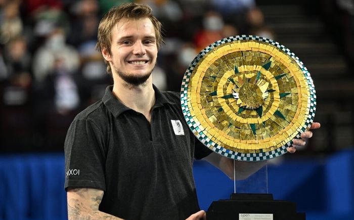 训练中的针 训练中的针