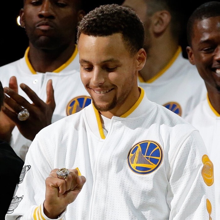 边后卫前压 边后卫前压